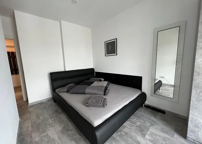 Marvelous 4 Penthouse Rooftop Terrace W14+w15 Apartment